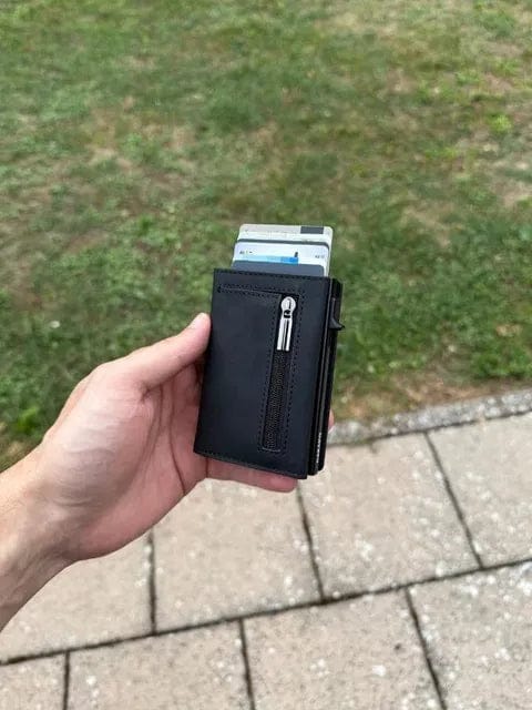 Customer photo review of Berlin – הארנק החכם