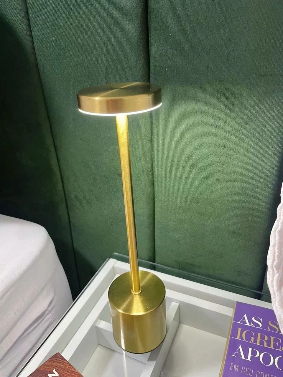 Customer photo review of Luminária de Mesa Sem Fio Recarregável Nomad Glow