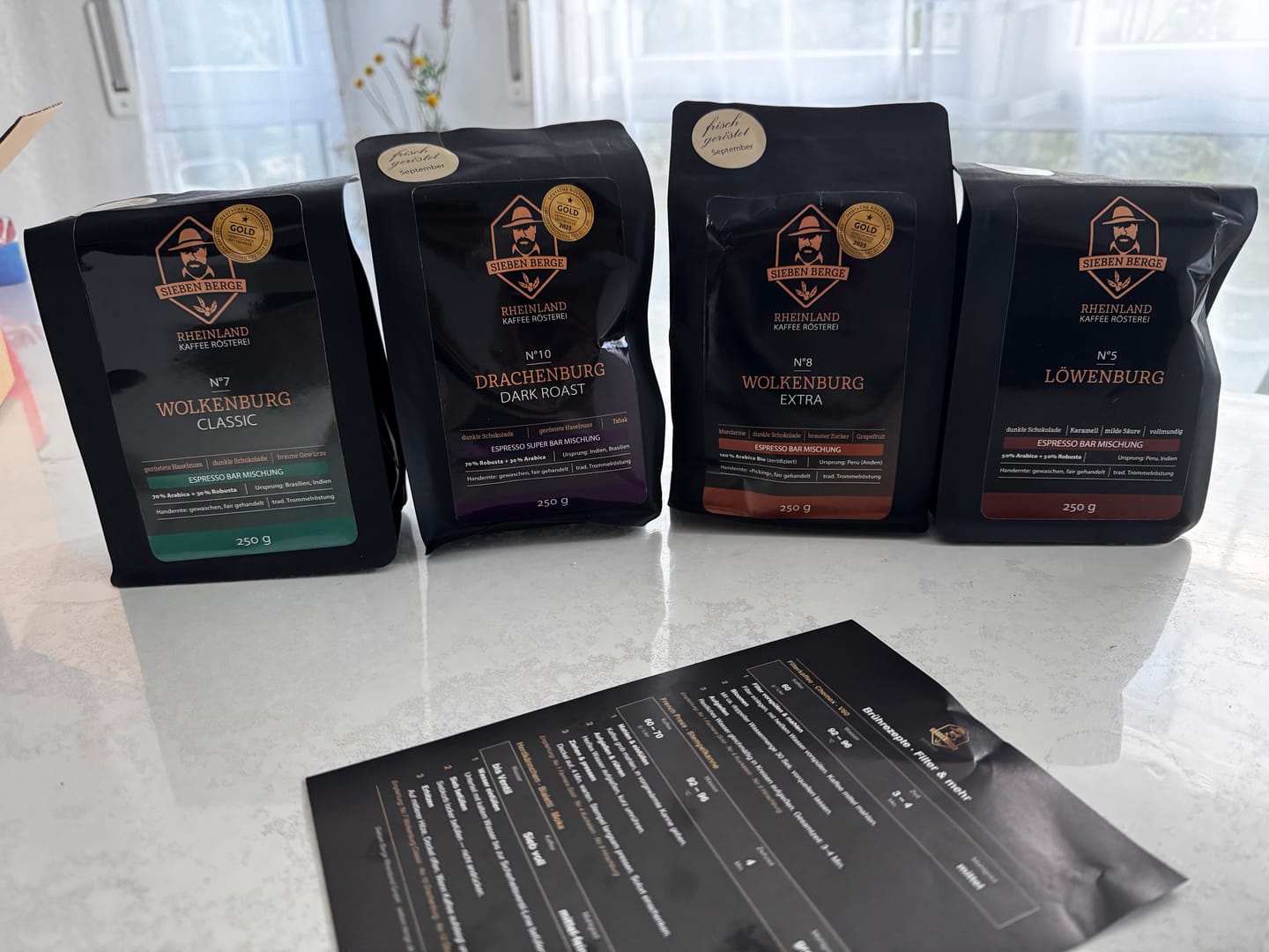 Customer photo review of Entdecke vier einzigartige Röstungen – Espresso Probierpaket 4x 250g