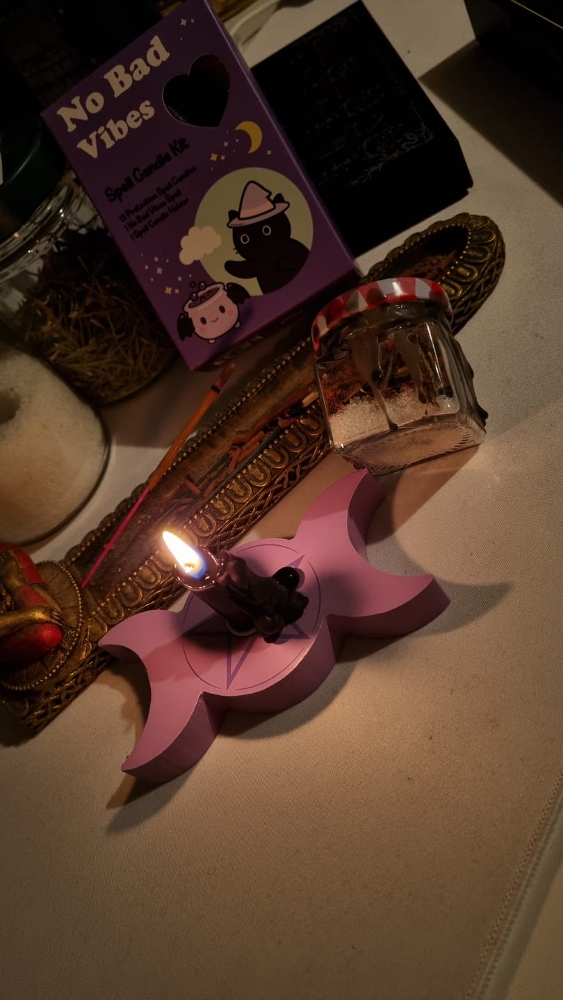 Customer photo review of No Bad Vibes Ritualkerzen-Set mit 12 schwarzen Kerzen