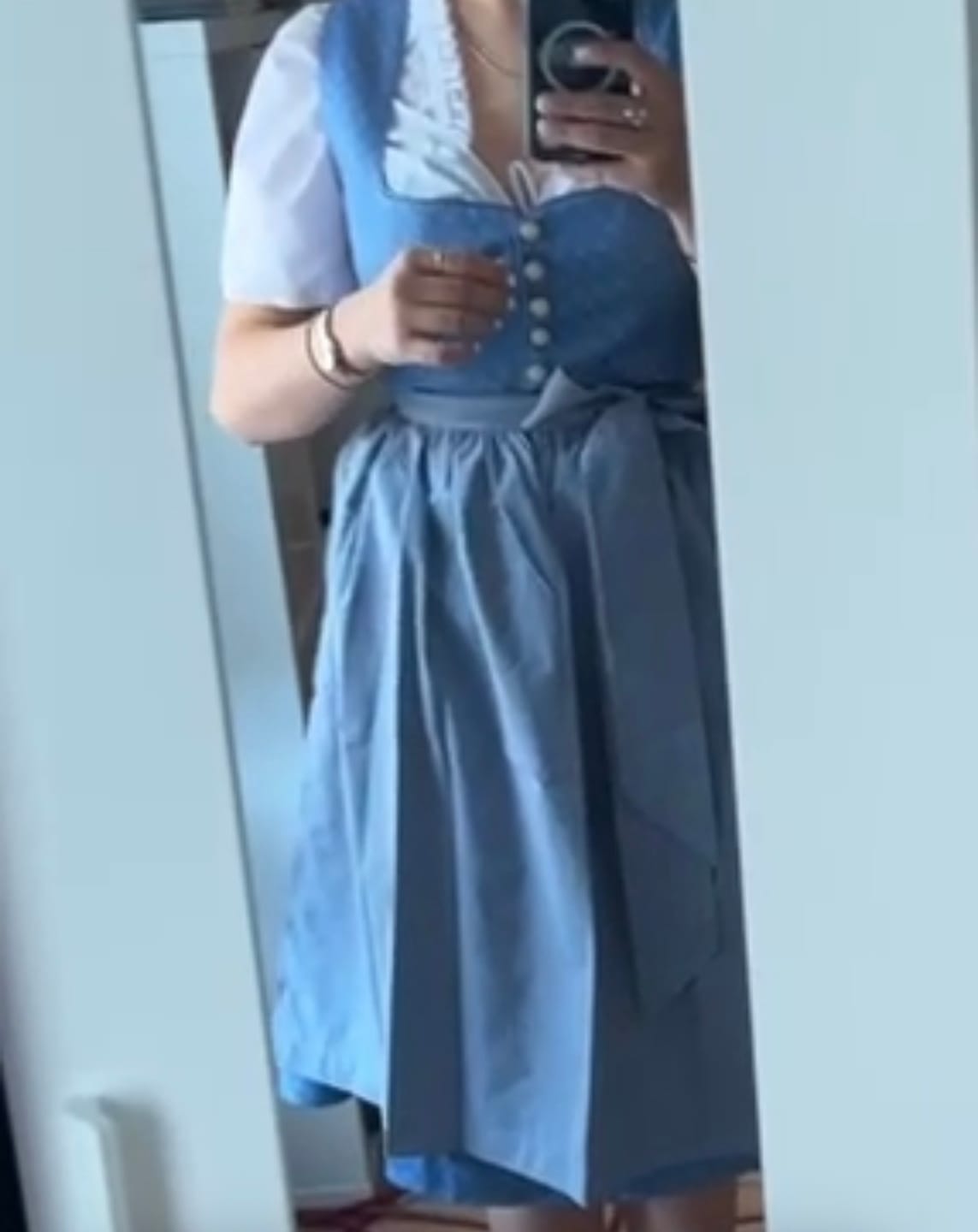 Customer photo review of Jacquard Dirndl in Puderblau mit Herzausschnitt Bea