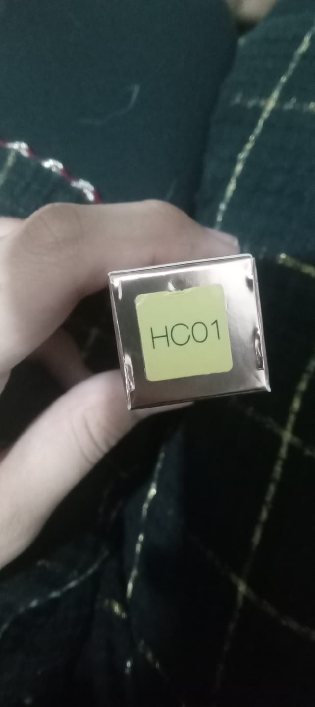 Customer photo review of O.TWO.O HIGH COVERAGE LIQUID CONCEALER