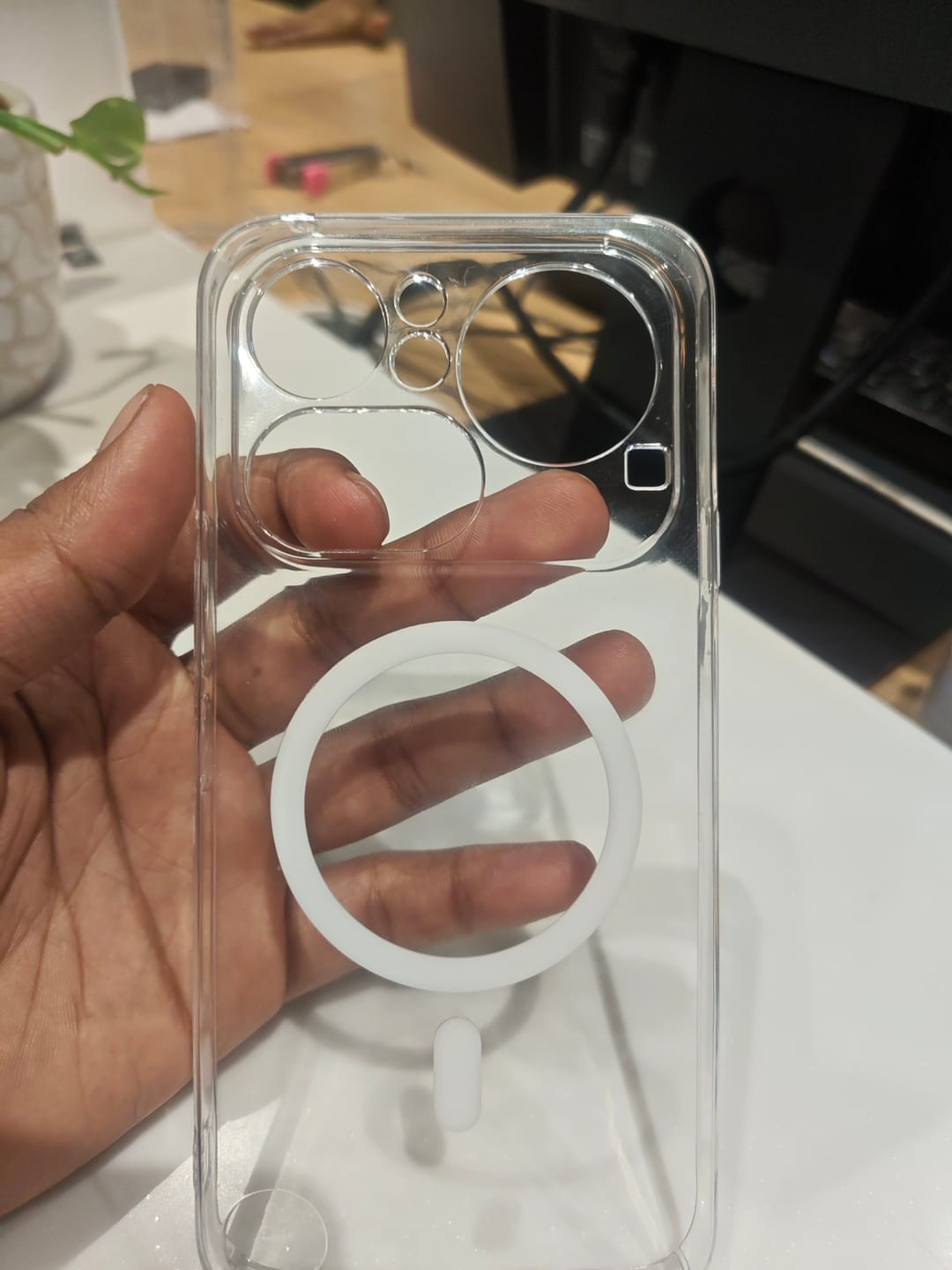 Customer photo review of Nothing Phone 4a Pro - Anti Yellow MagSafe Clear Case