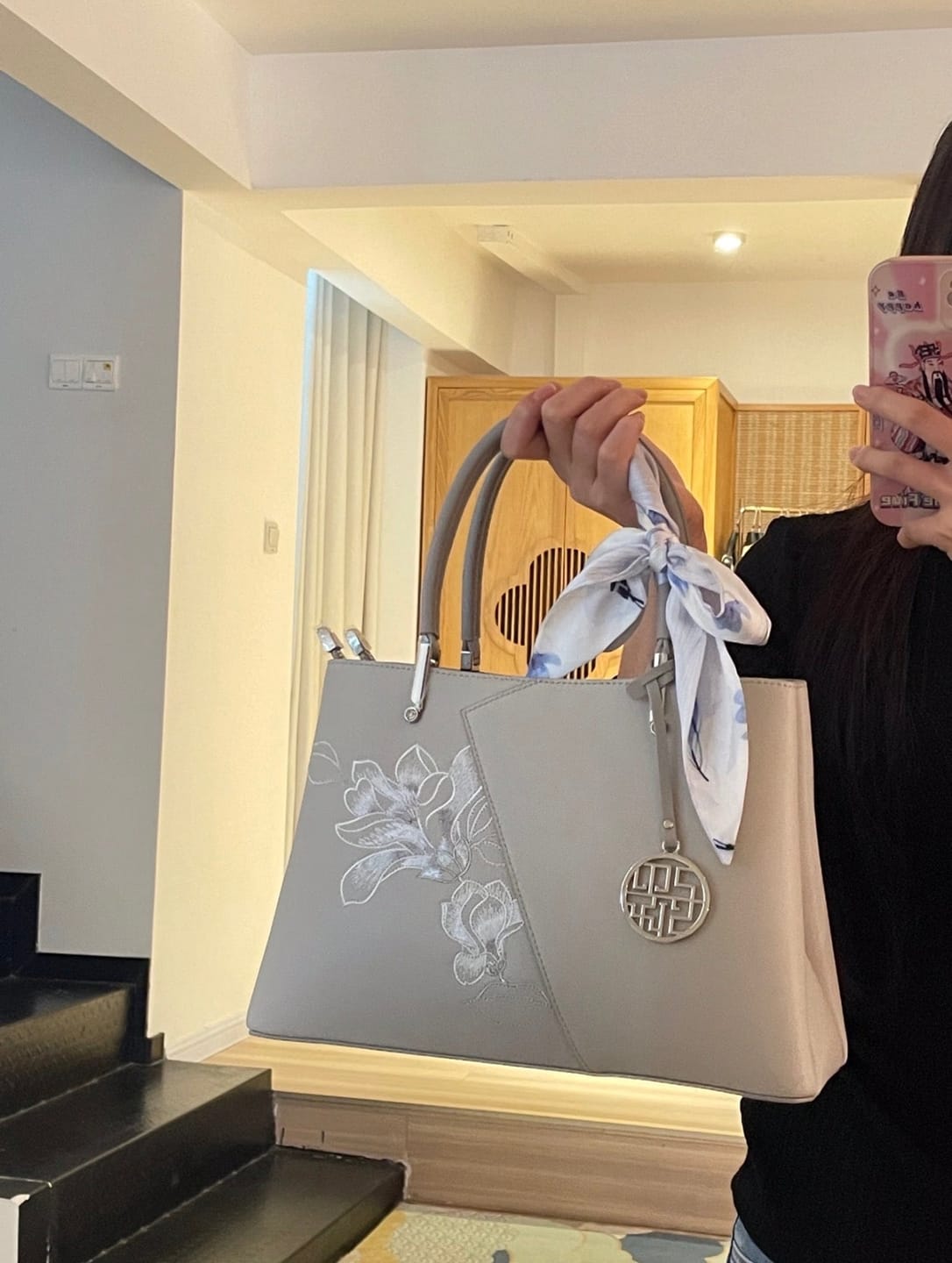 Customer photo review of Tang Red 30 Embroidered Magnolia Tote