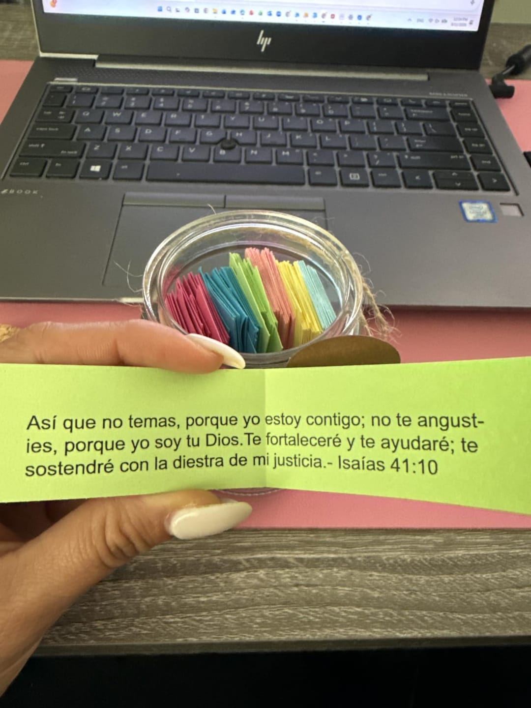 Customer photo review of HOLYJAR – Frasco de Versículos por Emociones