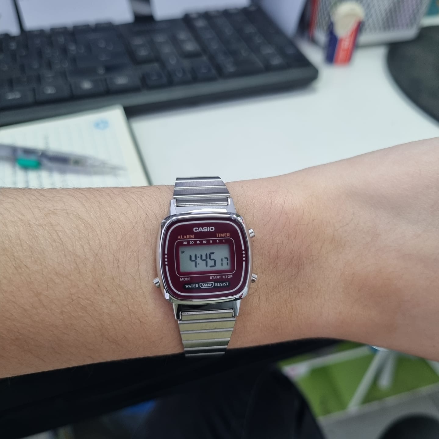 Customer photo review of Reloj Casio Vintage LA670WA-4 Plateado Granate