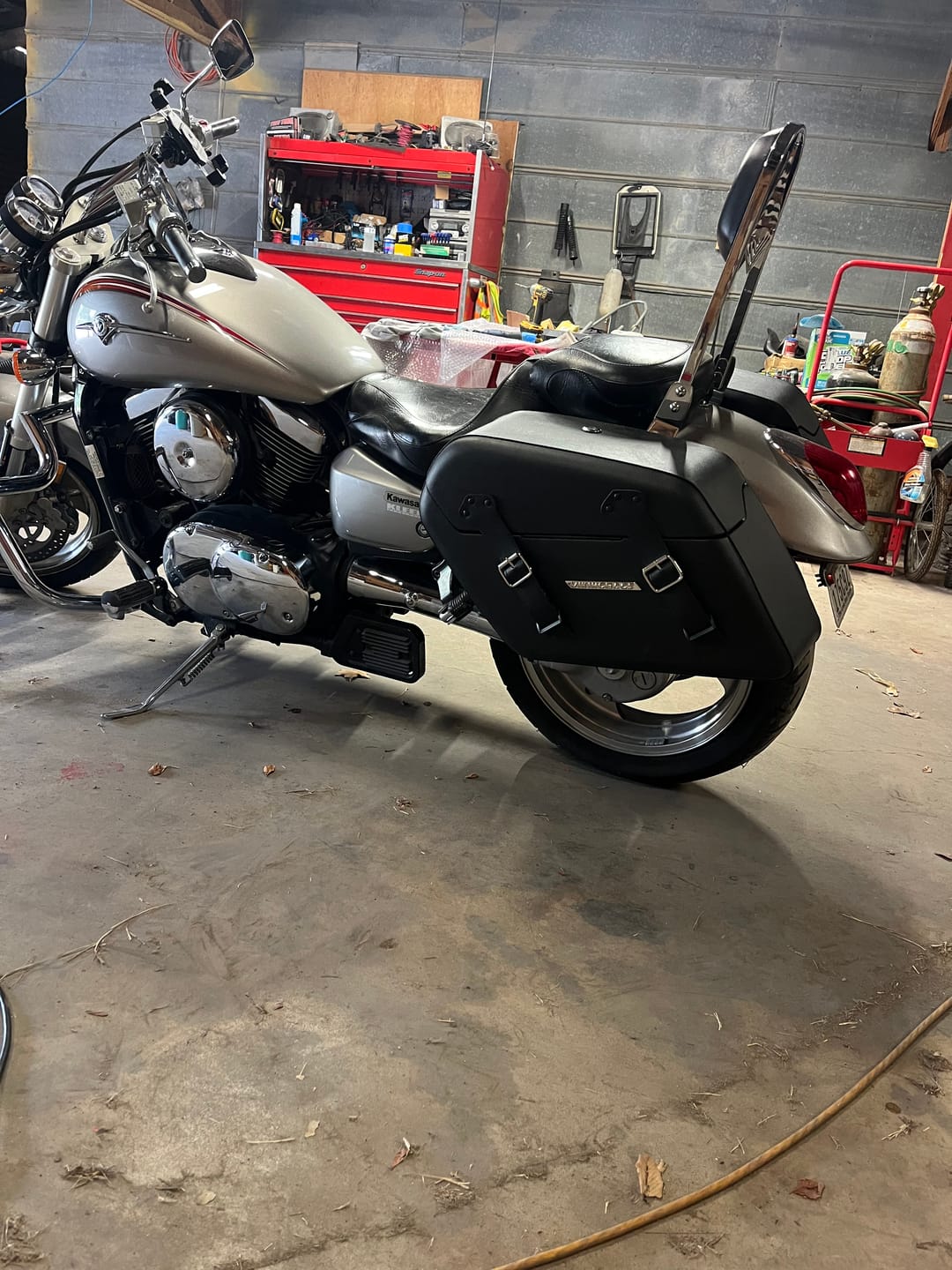 Customer photo review of 38L - Baldur XL Shock Cutout Kawasaki Mean Streak 1500 Leather Wrapped Hard Saddlebags
