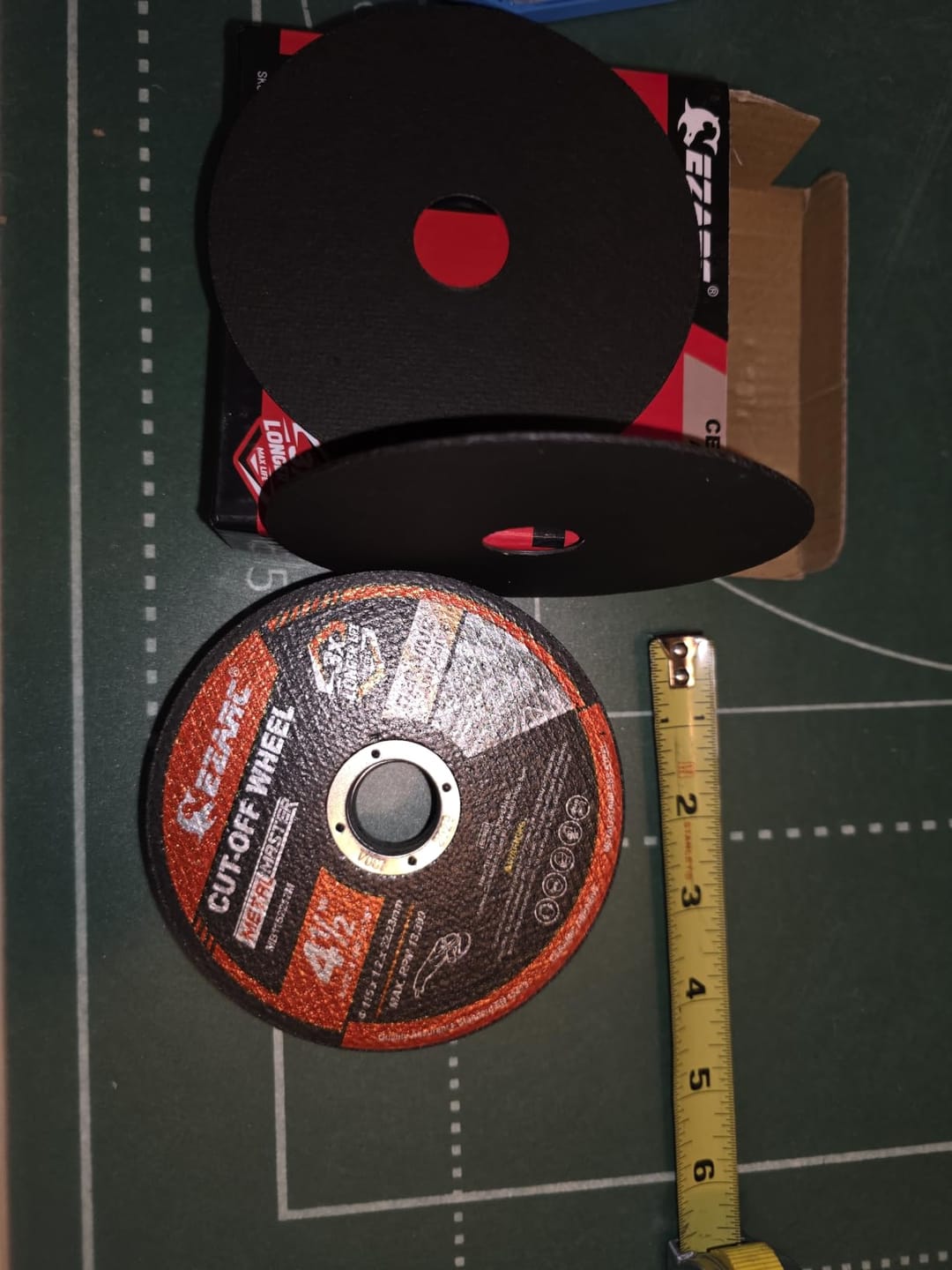 Customer photo review of 4.5" Ceramic Cut-Off Wheels 25-Pack for Stainless Steel, Titanium, Steel & Alloys