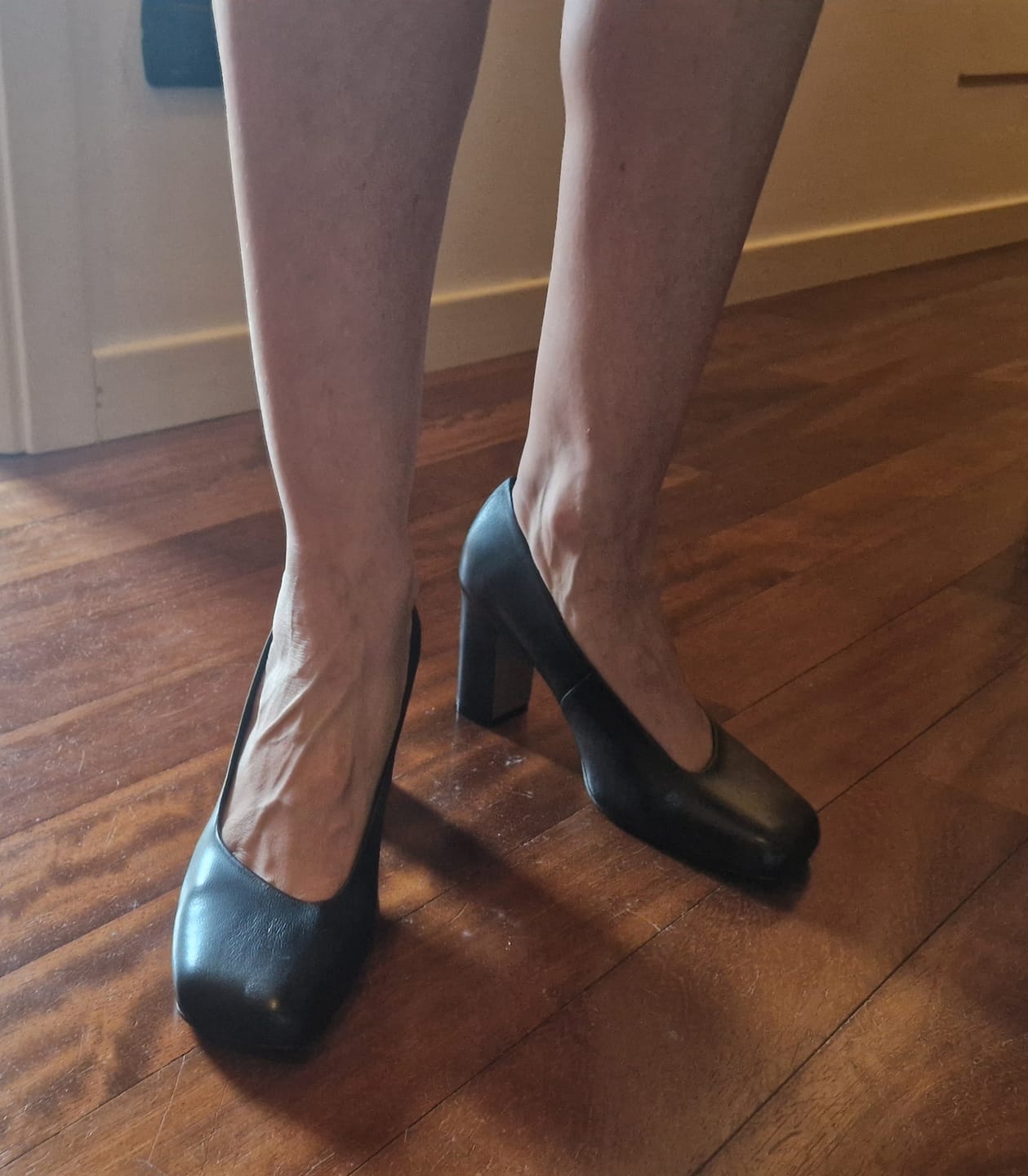 Customer photo review of Sfinge Black decolletein nappa nera tacco 8 artigianale lagattaconglistivali