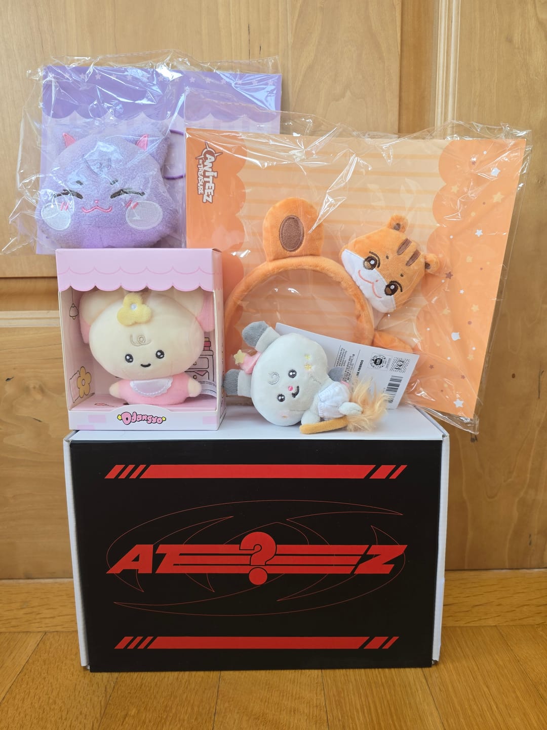 Customer photo review of ATEEZ MYSTERY RANDOM BOX