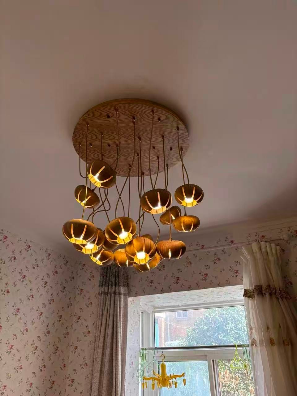 Customer photo review of WOMO Cluster Multi‑Light Wood Chandelier-WM3271