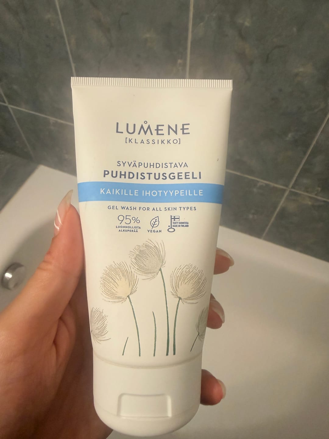 Customer photo review of Почистващ гел за лице Lumene Klassikko Gel Wash