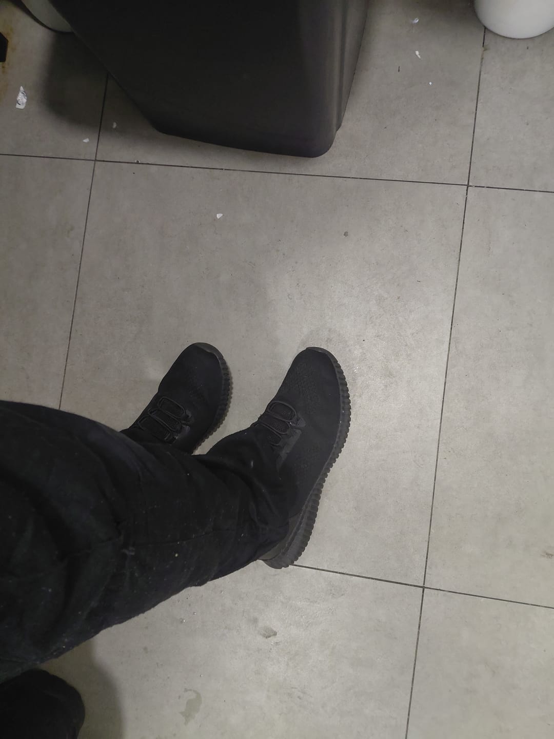 Customer photo review of Zapatilla Ocupacional Hombre Skechers Work Cessnock SR Negro