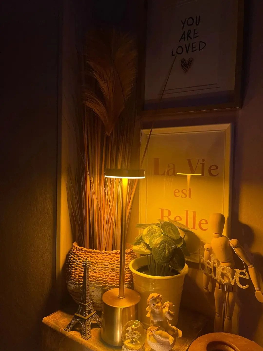 Customer photo review of Luminária de Mesa Sem Fio Recarregável Nomad Glow