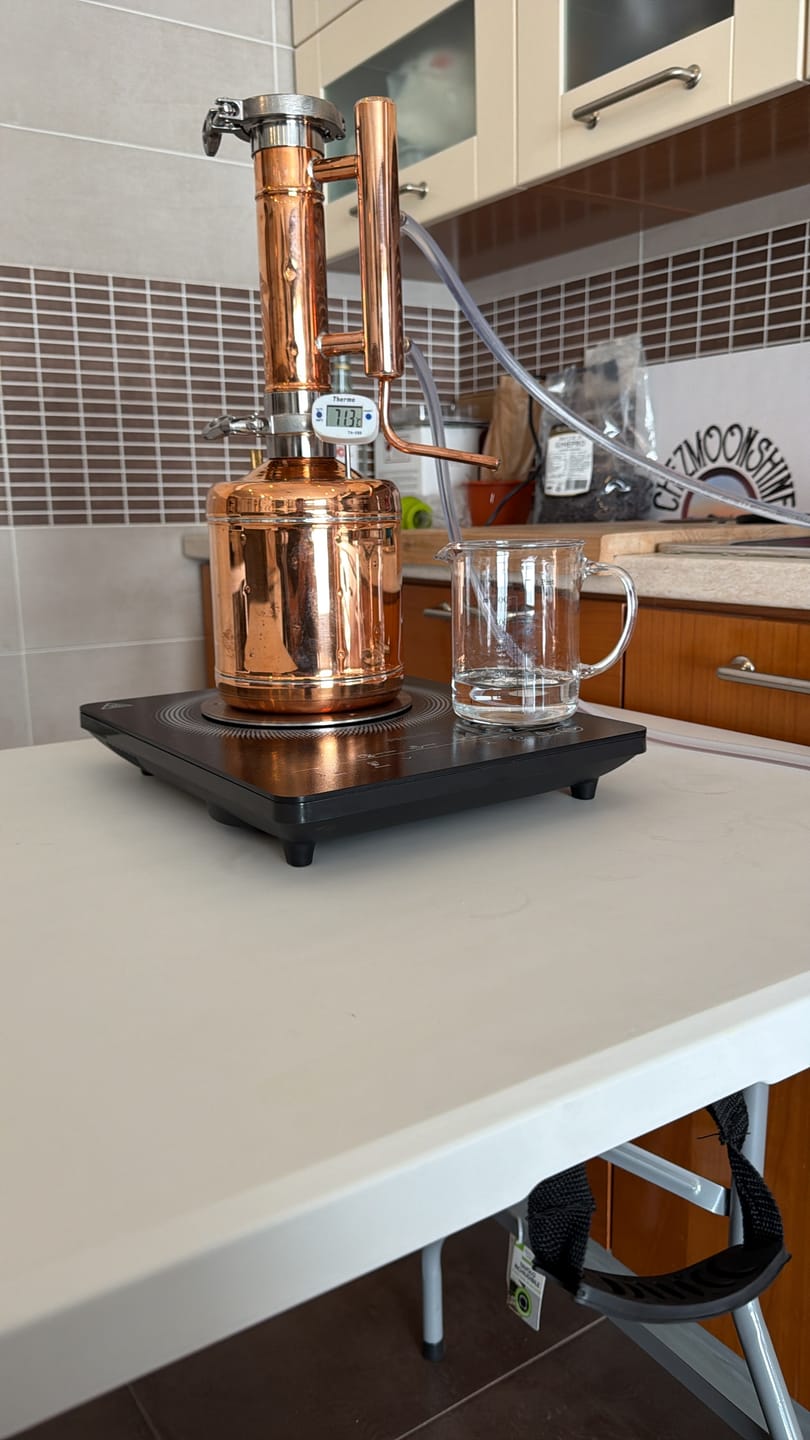Customer photo review of Copper Pot still 2.4 l with double clumped top
