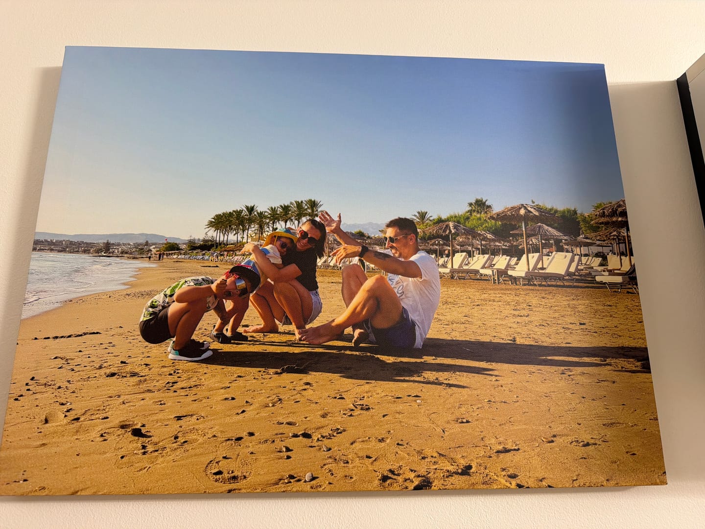 Customer photo review of Tablou personalizat canvas la comanda cu poza ta panza si rama de lemn fabricat in romania cadoul ideal familie si prieteni