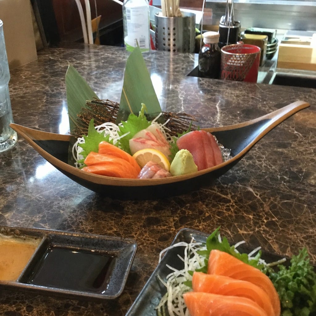 Customer photo review of Leaf-Shaped Bowl 305mm Brown Melamine for Food Presentation