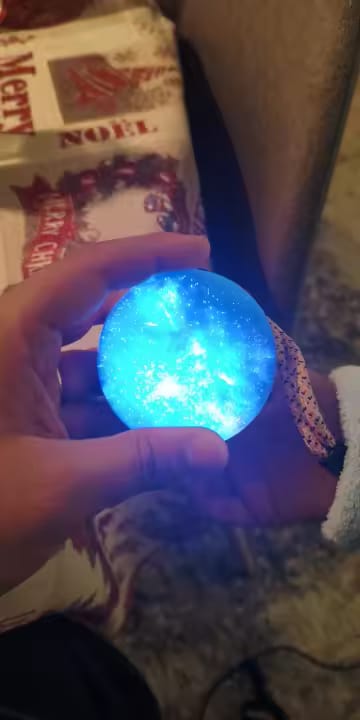 Customer photo review of 3D Video Crystal Ball