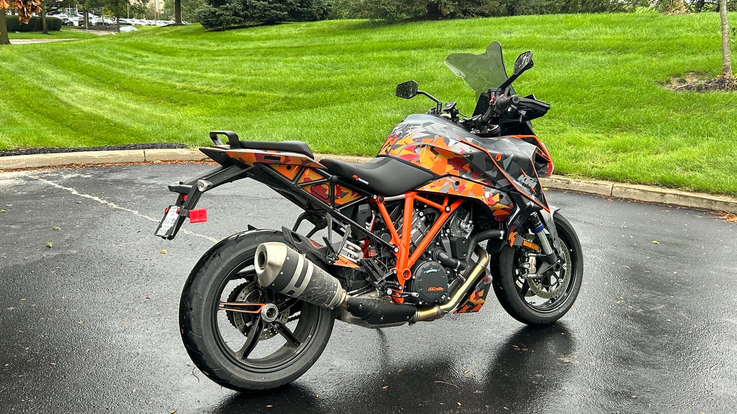 Customer photo review of KTM 1290 Super Duke GT GRAPHICS - "Flake" (Black/Orange)