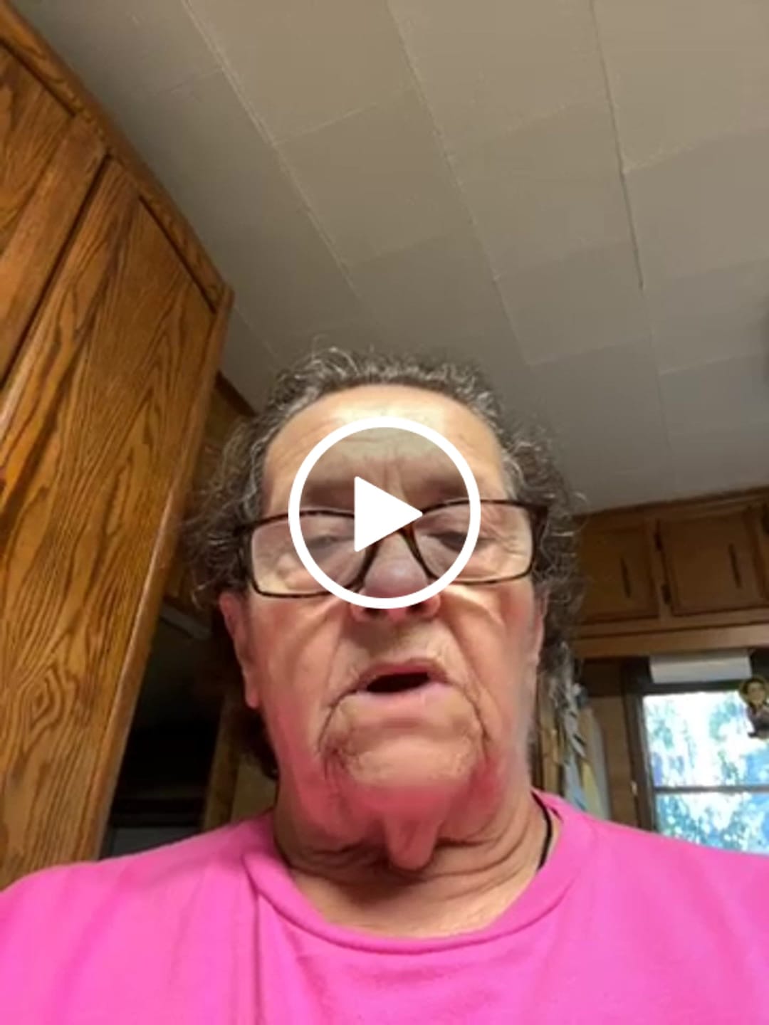 Customer video review of Trust In The Lord Floral Tee