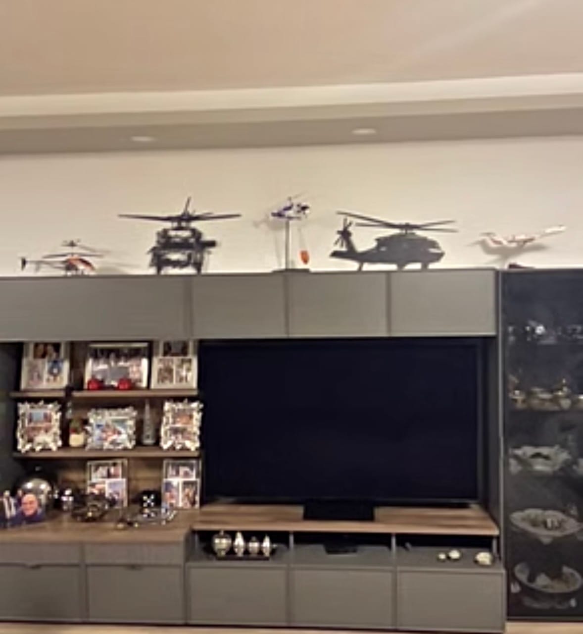 Customer photo review of UH-60 Black Hawk Flight Edition – Helikopter Metal Duvar Dekoru