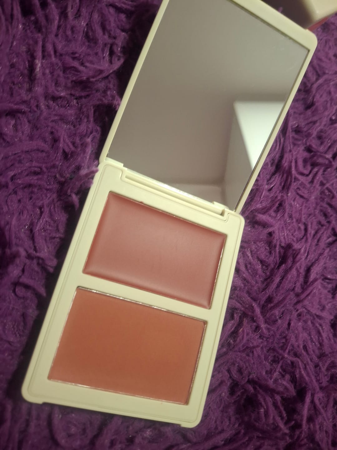 Customer photo review of RUBOR EN DÚO ALLURE CREMA Y POLVO COMPACTO