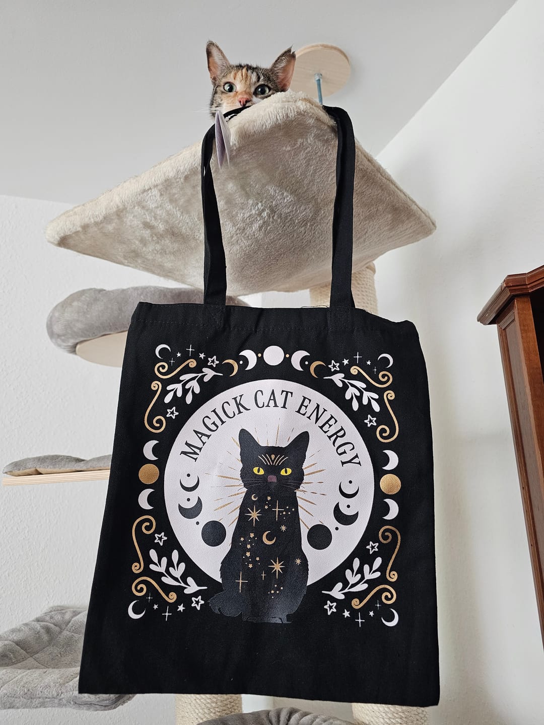 Customer photo review of Schwarze Katze Tote Bag – Witchy Stofftasche für Katzenliebhaber