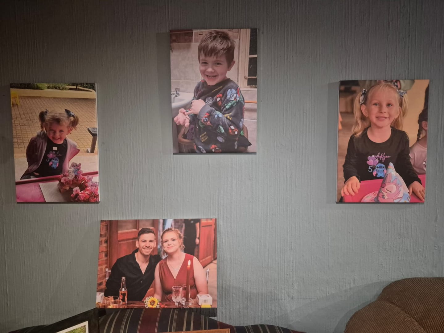 Customer photo review of 4 x A2 Canvas Combo