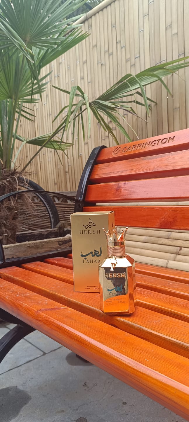 Customer photo review of Alezz Oud Hersh Lahab Eau de Parfum Unisex 100ml