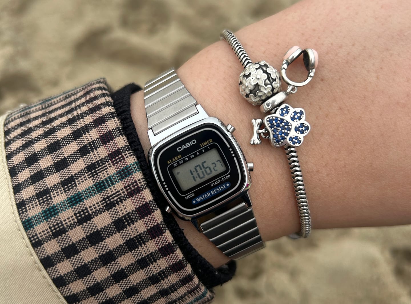 Customer photo review of Reloj Casio Vintage LA670WA-1A2JF Plateado Mini JDM