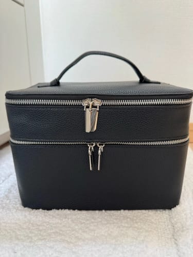 Customer photo review of Duo Vanity Case en cuir
