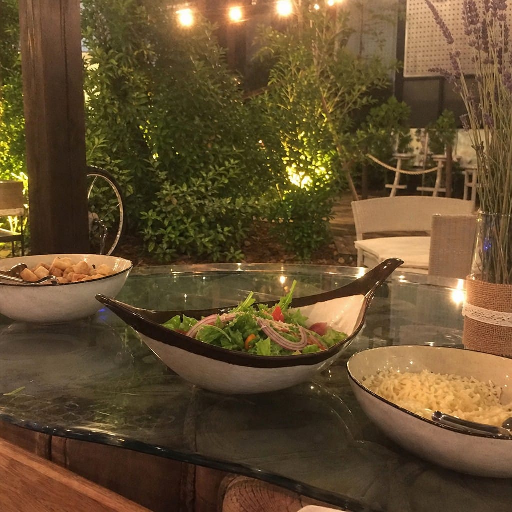 Customer photo review of Leaf-Shaped Bowl 305mm Melamine for Creative Presentations