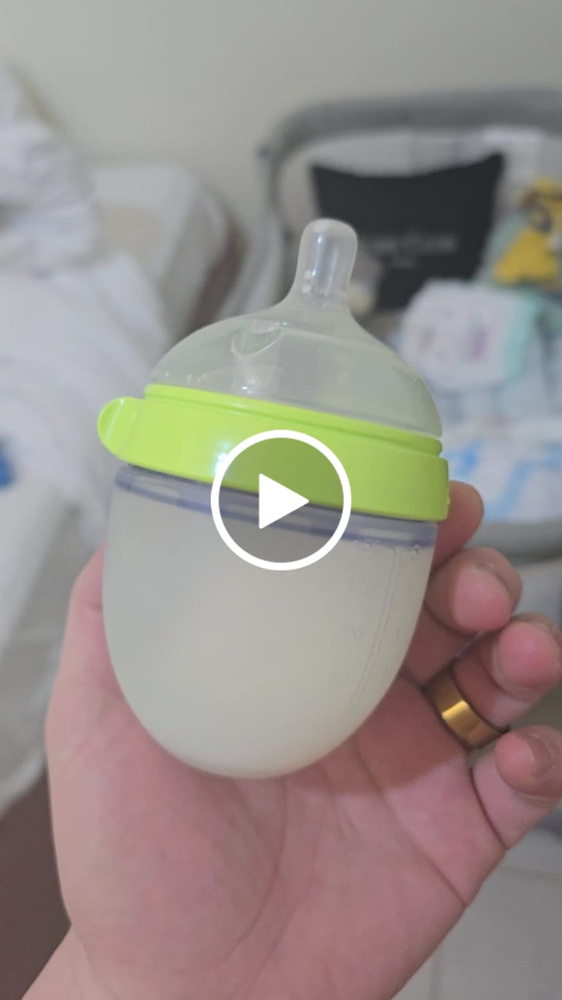 Customer video review of Comotomo Natural Feel Baby Bottle - Green - 150ml
