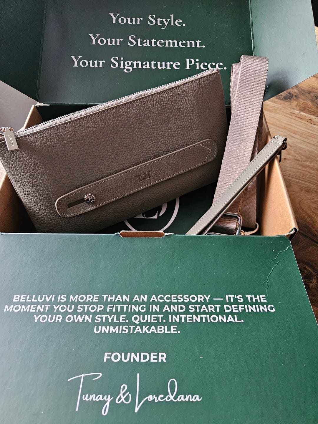 Customer photo review of Belluvi Duo Pouch
