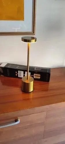 Customer photo review of Luminária de Mesa Sem Fio Recarregável Nomad Glow