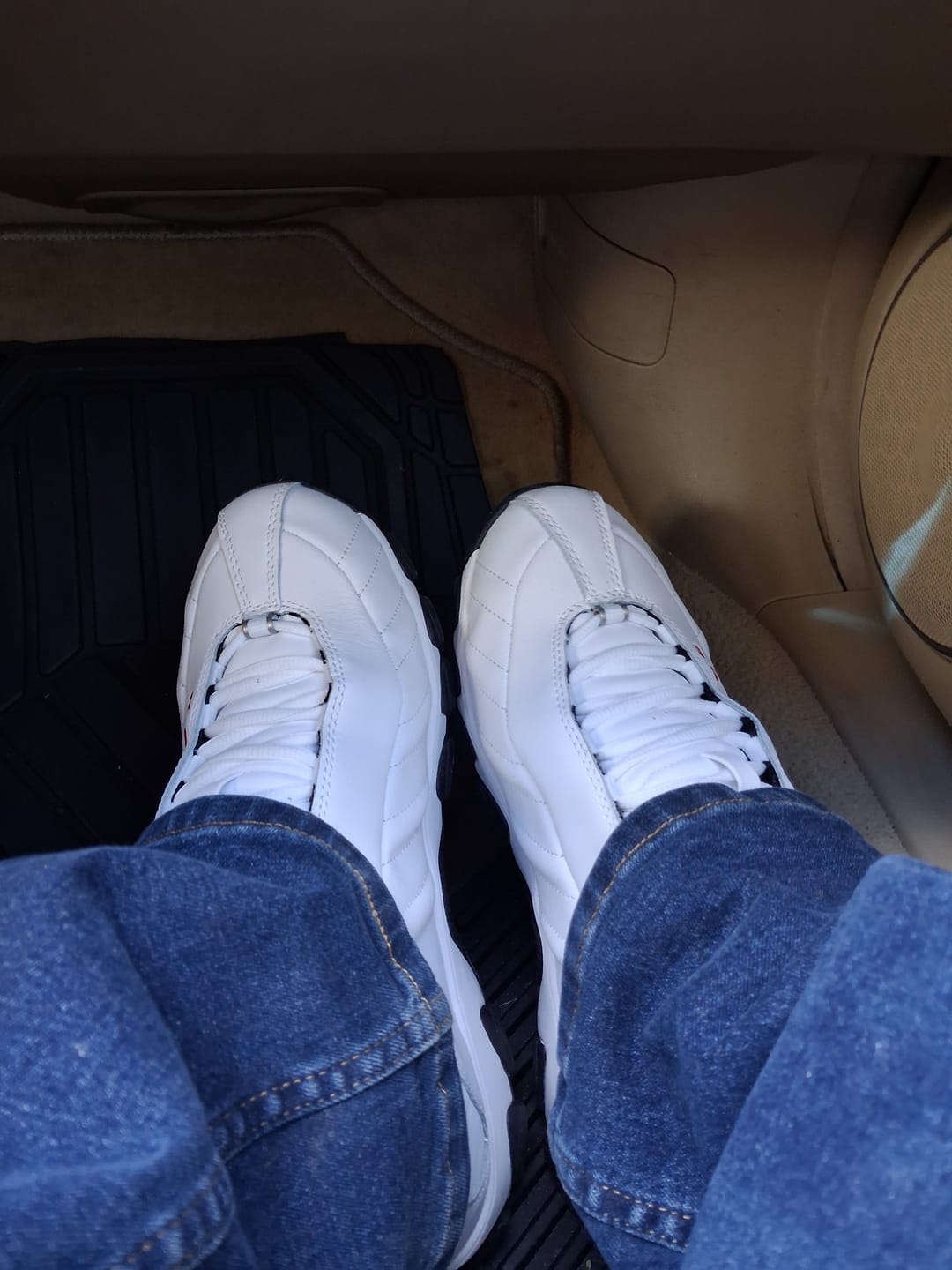 Customer photo review of 03426-122-M | ST329 CMF | WHITE/BLACK/RED