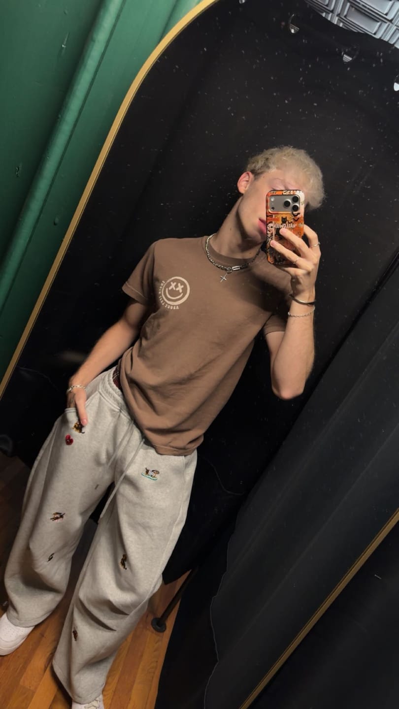 Customer photo review of Aelfric Eden Dachshund Double Waist Baggy Barrel Sweatpants
