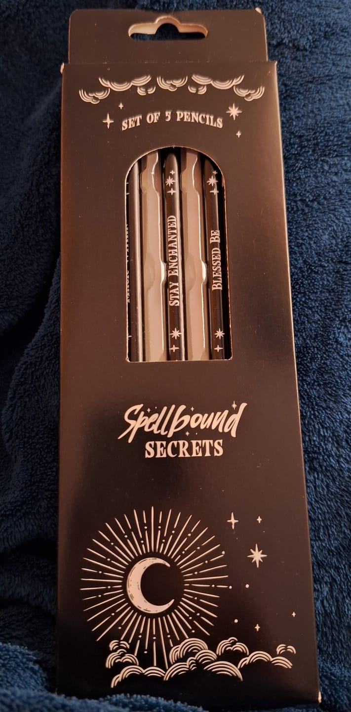 Customer photo review of Witchy Zauberbuch Bleistifte - 5er Set für Notizen & Journaling