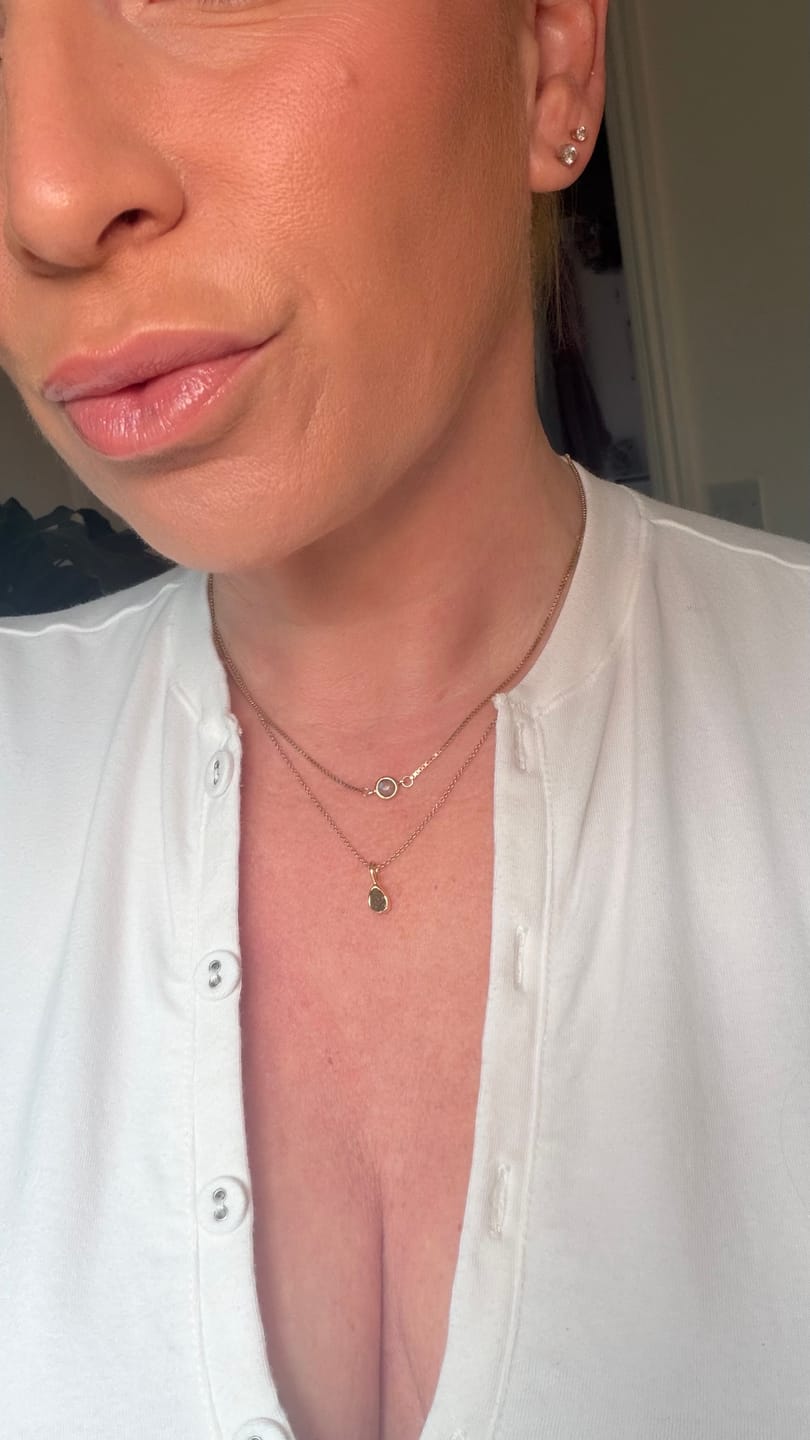 Customer photo review of Moldavite - Mini necklace pendant (18k gold vermeil)
