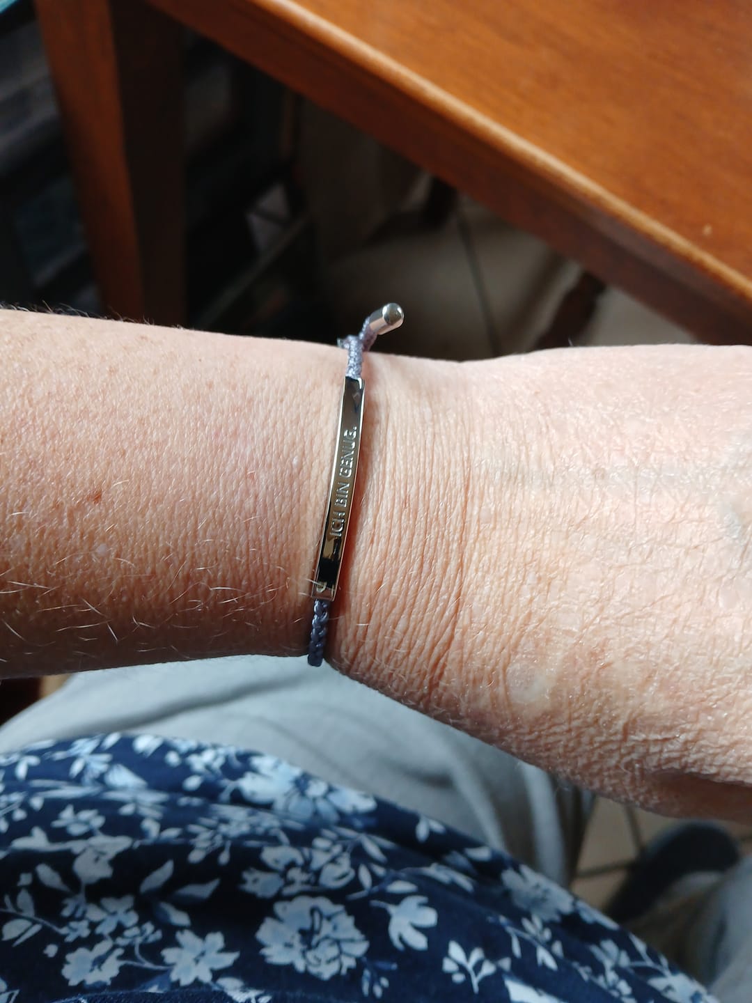 Customer photo review of Armband "Ich bin genug."