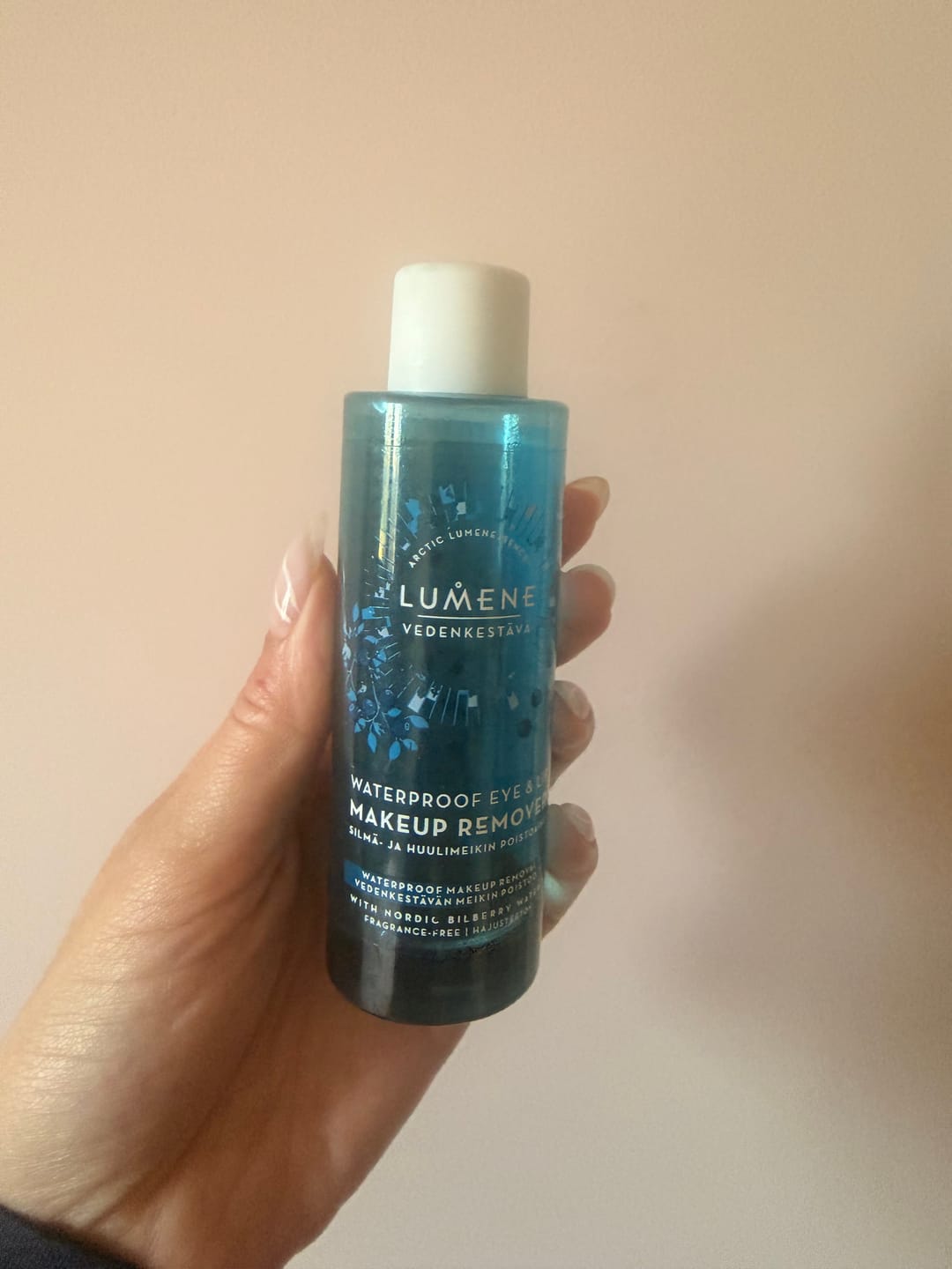 Customer photo review of Двуфазен дегримьор за водоустойчив грим Lumene Cleansing Waterproof Eye & Lip Makeup Remover