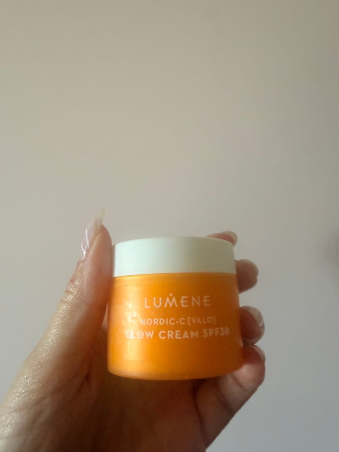 Customer photo review of Дневен крем с витамин C SPF30 за блясък и сияние за всеки тип кожа Lumene NORDIC-C Valo