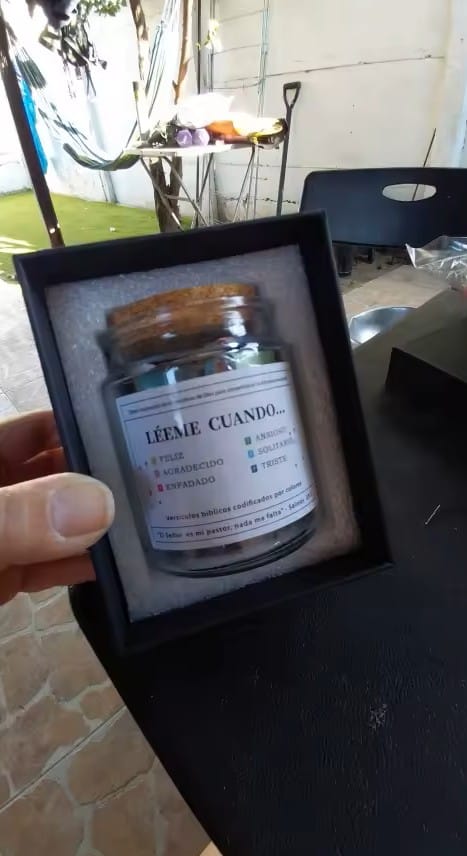 Customer photo review of HOLYJAR – Frasco de Versículos por Emociones