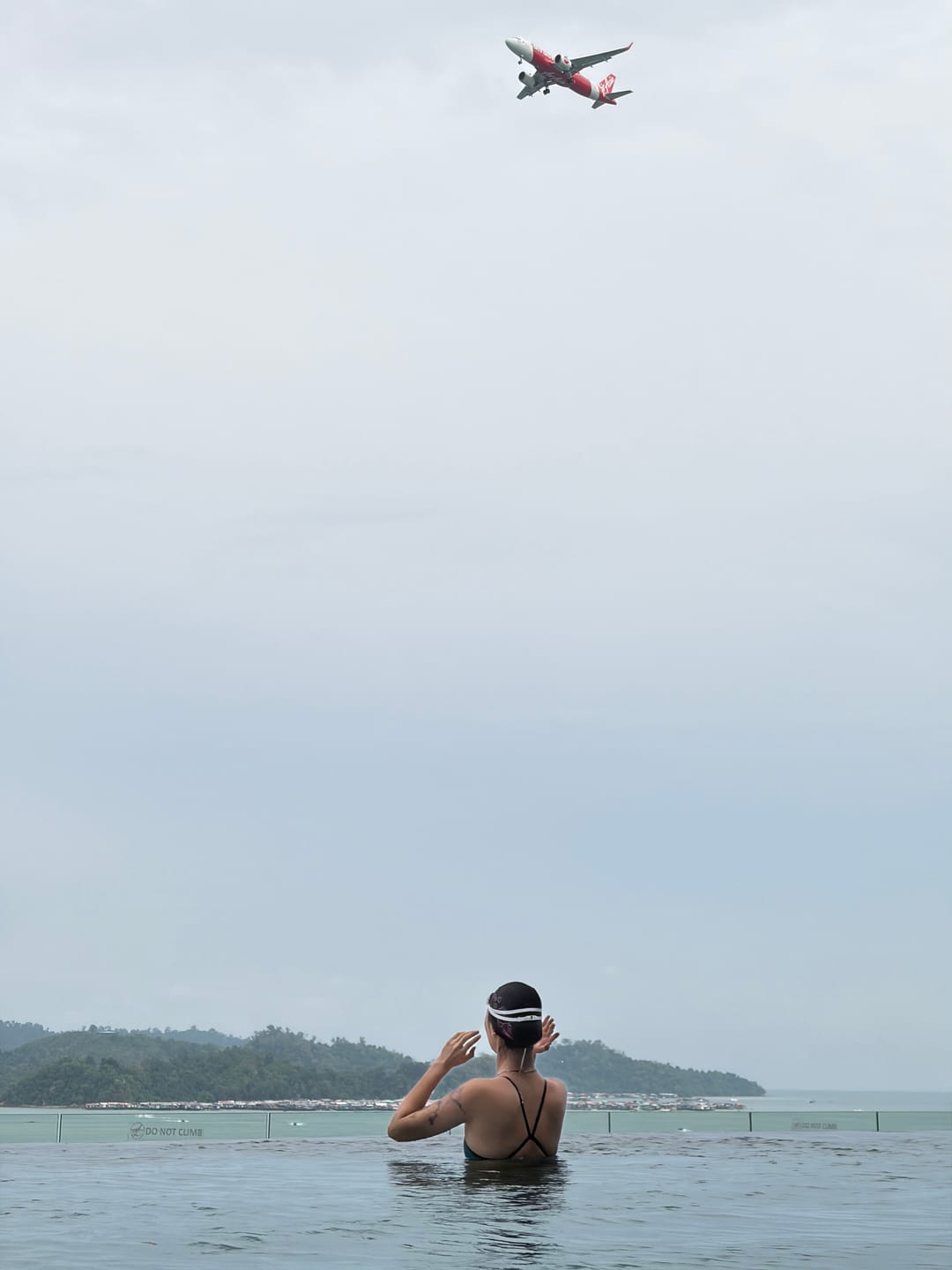 Customer photo review of PRE-ORDER || AIRLIE ONE PIECE - Carbon | Vibe