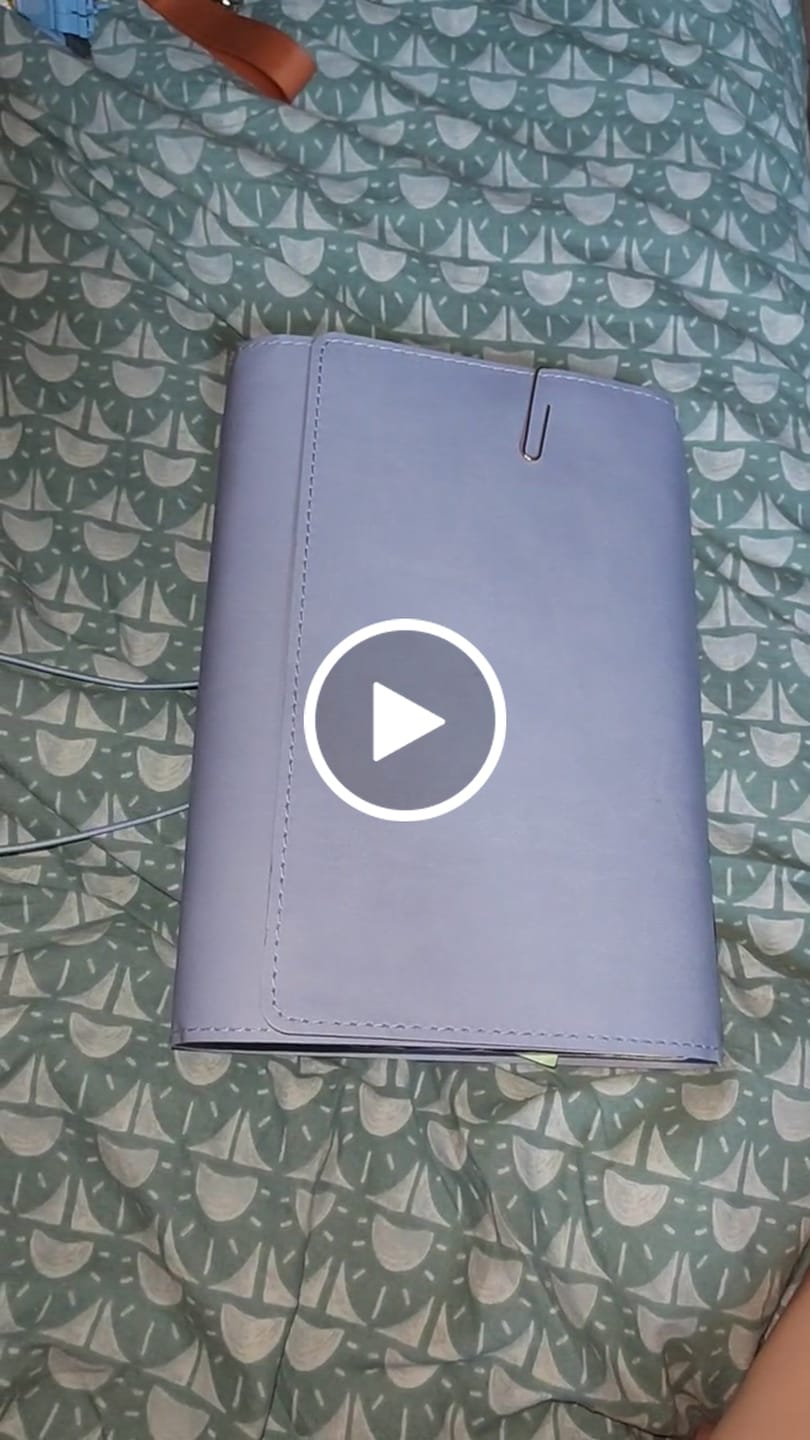 Customer video review of Refillable Folio in Periwinkle Blue