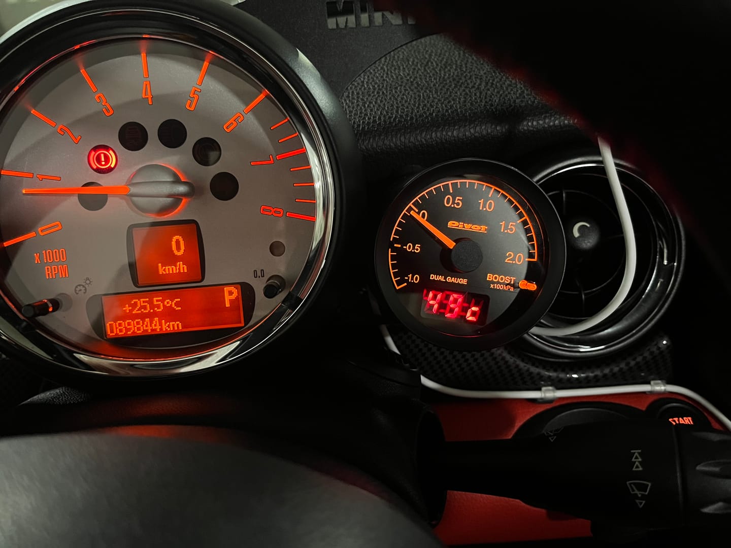 Customer photo review of Gauge Pod (Single) for R56 Turbo Engines