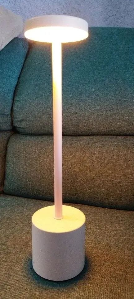 Customer photo review of Luminária de Mesa Sem Fio Recarregável Nomad Glow