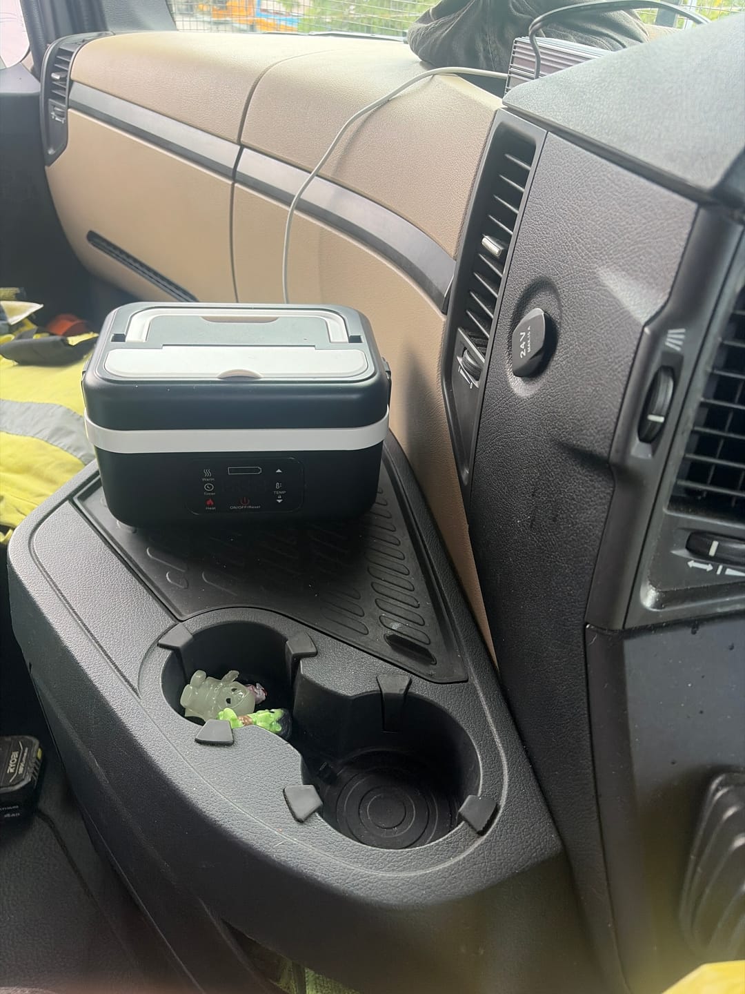 Customer photo review of Tradie TuckerBox™ - 1L Wireless & Self Heating Lunchbox