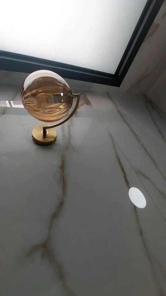 Customer photo review of Arandela Dourada de Metal e Vidro Vika