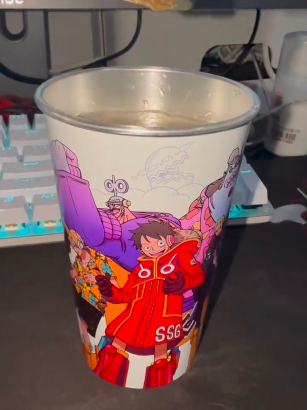 Customer photo review of Limited Edition Egghead Strawhats Cold Sensitive Color Changing Cup